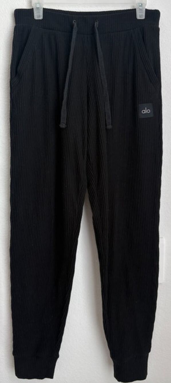 ALO Yoga Muse Ribbed Joggers in Black